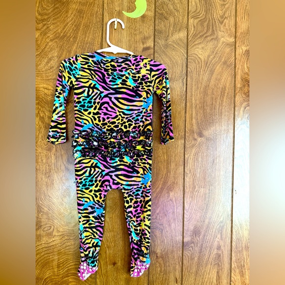 Bums and Roses like new - Picture 3 of 3